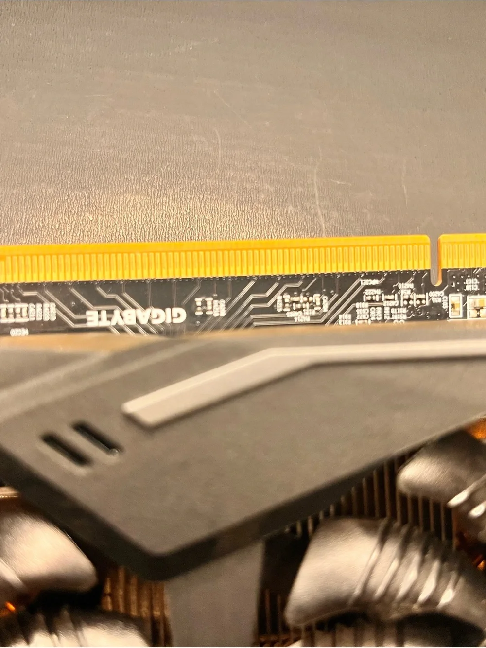 Gigabyte Raydeon rxd 5600xt